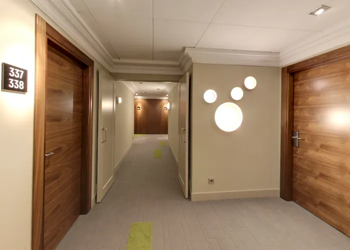 Ξενοδοχείο Indautxu 4*