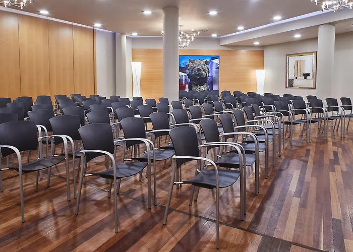 Ξενοδοχείο Indautxu 4*