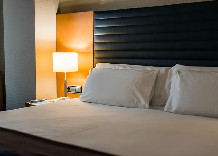 Ξενοδοχείο Indautxu 4*