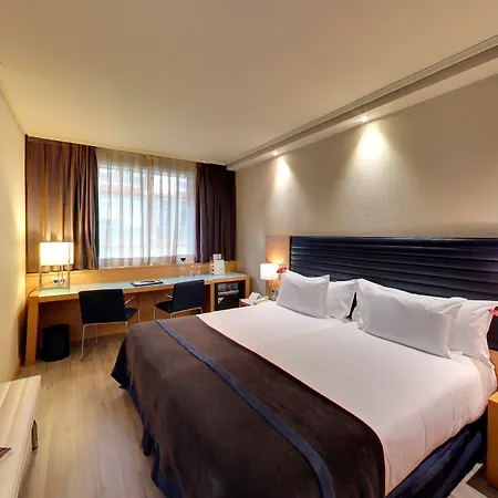 Готель Silken Indautxu 4*
