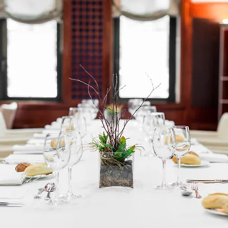Silken Indautxu 4* Більбао
