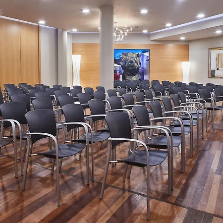 Готель Silken Indautxu 4*