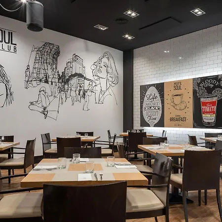 Отель Indautxu Бильбао