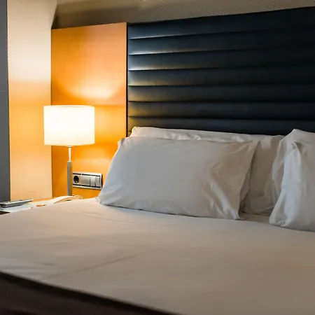 מלון Indautxu 4*